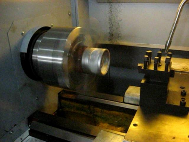 汽車發(fā)動機活塞(圖1)